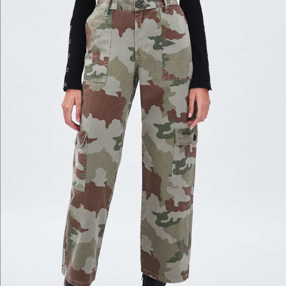 Zara call cargos